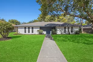 241 Wesley Dr, DeSoto, TX 75115 - Photo 1