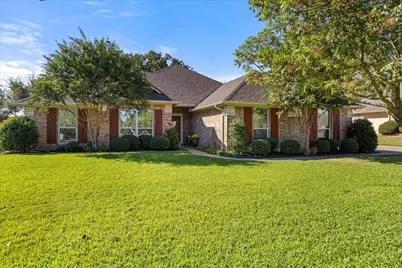 6921 Westover Drive, Granbury, TX 76049 - Photo 2