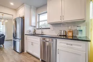 2426 Nottingham Pl, Grand Prairie, TX 75050 - Photo 6