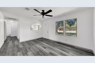 1404 SE 12th Street, Mineral Wells, TX 76067 - Photo 8