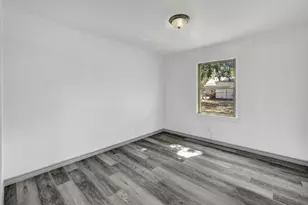 1404 SE 12th St, Mineral Wells, TX 76067 - Photo 16