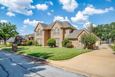 2801 Pomponessett Drive, Arlington, TX 76001 - Photo 1