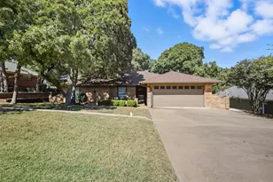 105 Alsbury Blvd, Burleson, TX 76028 - Photo 2