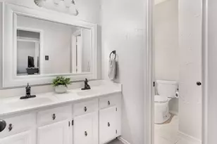 2401 Manchester Dr, Carrollton, TX 75006 - Photo 22