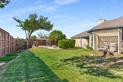 2401 Manchester Drive, Carrollton, TX 75006 - Photo 30