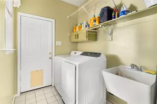 2401 Manchester Dr, Carrollton, TX 75006 - Photo 24