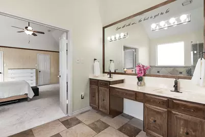 2401 Manchester Drive, Carrollton, TX 75006 - Photo 18