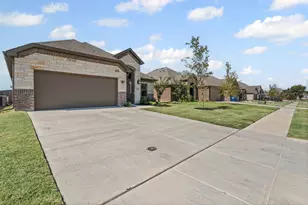 341 Saltmeadow Ln, Red Oak, TX 75154 - Photo 4
