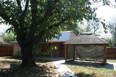 2205 Towne North Drive, Cleburne, TX 76033 - Photo 2