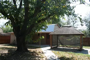 2205 Towne N Dr, Cleburne, TX 76033 - Photo 2