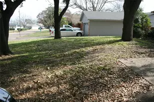 2205 Towne N Dr, Cleburne, TX 76033 - Photo 12