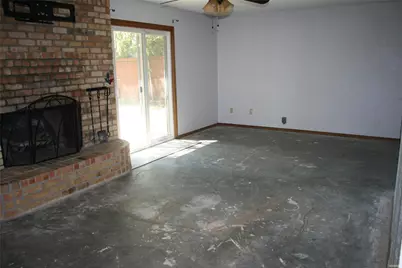 2205 Towne North Drive, Cleburne, TX 76033 - Photo 4