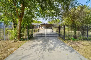 1312 Robyn Rd, Azle, TX 76020 - Photo 2