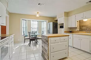 1312 Robyn Rd, Azle, TX 76020 - Photo 8