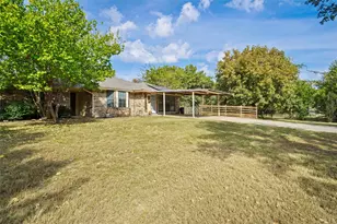 1312 Robyn Rd, Azle, TX 76020 - Photo 2
