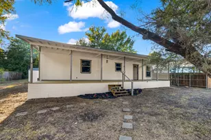 4310 Lucero Dr, Granbury, TX 76048 - Photo 2