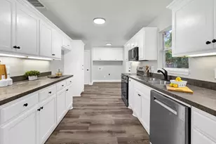 4310 Lucero Dr, Granbury, TX 76048 - Photo 12