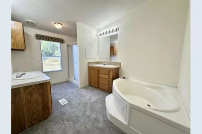 912 Partridge Court, Granbury, TX 76049 - Photo 12