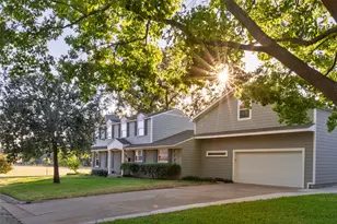 6401 Drury Ln, Fort Worth, TX 76116 - Photo 4