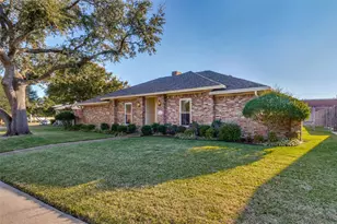 2413 Parkside Dr, Garland, TX 75040 - Photo 2