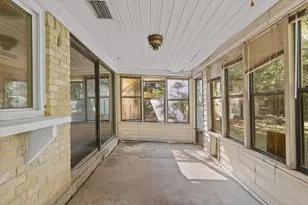 2612 Fallcreek St, Arlington, TX 76014 - Photo 10