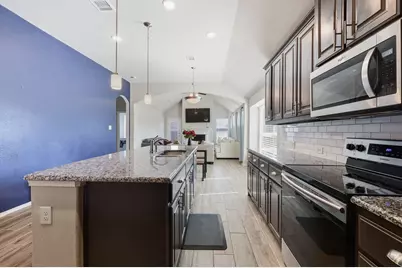 1204 Queens Brook Lane, Fort Worth, TX 76140 - Photo 4