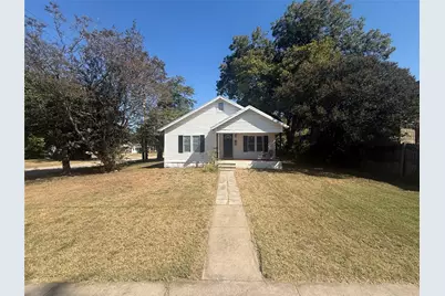 511 W Navasota Street, Groesbeck, TX 76642 - Photo 2
