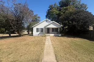 511 W Navasota St, Groesbeck, TX 76642 - Photo 2