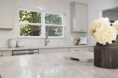 9514 Brentgate Drive, Dallas, TX 75238 - Photo 10