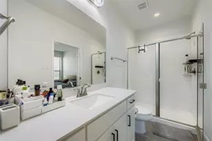 6811 Joelene Rae Dr, Arlington, TX 76001 - Photo 16