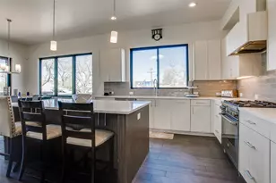 410 Melba St, Dallas, TX 75208 - Photo 4