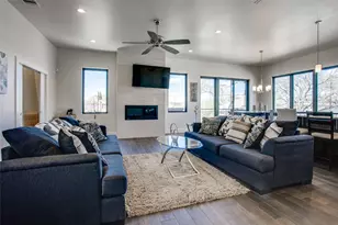 410 Melba St, Dallas, TX 75208 - Photo 2