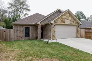 206 Willowbrook Ave, Tyler, TX 75702 - Photo 2