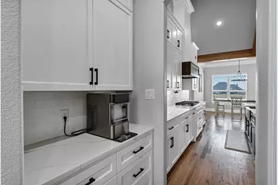 413 Venadito Drive, Godley, TX 76044 - Photo 18