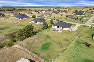 413 Venadito Dr, Godley, TX 76044 - Photo 36