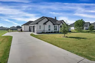 413 Venadito Dr, Godley, TX 76044 - Photo 4