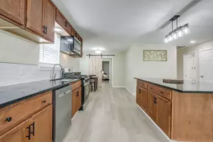 1320 Wayne St, Haltom City, TX 76117 - Photo 10