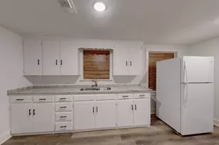 409 W Main St, Whitesboro, TX 76273 - Photo 20