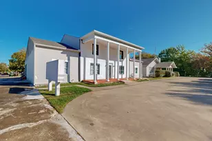 409 W Main St, Whitesboro, TX 76273 - Photo 2