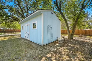 704 W Hull St, Denison, TX 75020 - Photo 28
