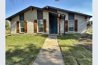 2922 Ashglen Drive, Garland, TX 75043 - Photo 2