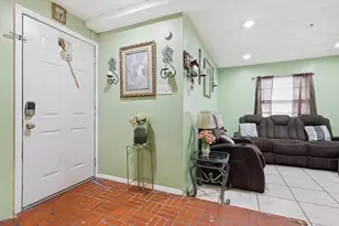 2604 Burning Tree Ln, Irving, TX 75062 - Photo 6