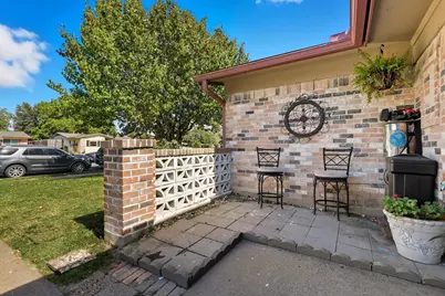 2604 Burning Tree Lane, Irving, TX 75062 - Photo 4