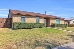 2106 Clark Trail, Grand Prairie, TX 75052 - Photo 4