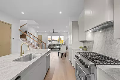 1502 Holly Avenue, Dallas, TX 75204 - Photo 6