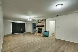 712 Indiana St, Graham, TX 76450 - Photo 8