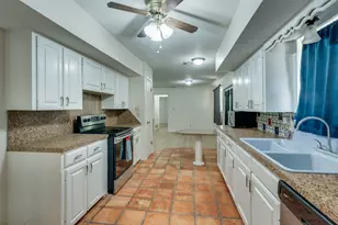 712 Indiana St, Graham, TX 76450 - Photo 12