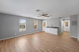 317 E Glendale St, Crowley, TX 76036 - Photo 22