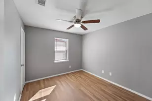 317 E Glendale St, Crowley, TX 76036 - Photo 10