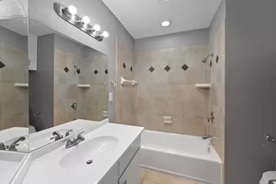 317 E Glendale Street, Crowley, TX 76036 - Photo 12